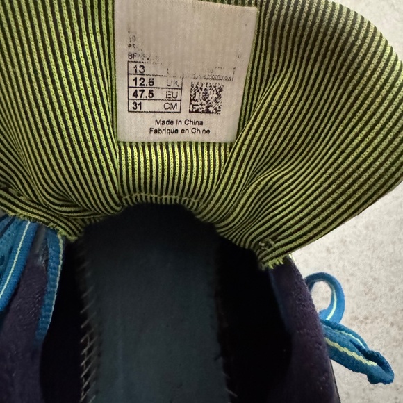 Men’s New Balance Sneakers - Picture 2 of 3